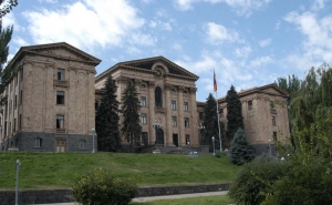 &laquo;Հիշատակի էստաֆետ&raquo; ակցիայի պատվիրակությունն Ազգային ժողովում