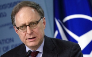 НАТО: если Минск-2 не будет выполняться, Россию ждет изоляция
