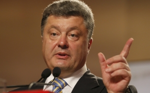 Poroshenko Warns to Fire Anyone Who Is Against Visa-Free Regime