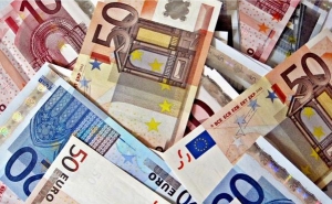 Грекам пришлось "утаить более €50 млрд под матрасом" из-за кризиса