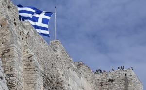 Греции выделен первый транш в рамках программы помощи Еврокомиссии