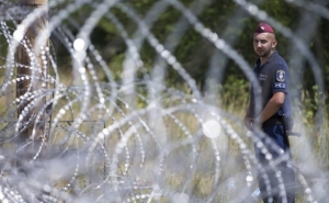 Refugee Crisis: Hungary declares emergency at Serbia border