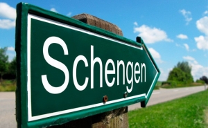 ЕК: контроль на внутренних границах Шенгена применяют семь стран