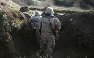 ВС Азербайджана продолжают обстреливать армянские позиции на госгранице