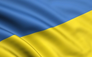 Порошенко просят перевернуть цвета флага Украины