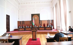 Azerbaijani Constitutional Court Approves Draft Amendments to Constitution