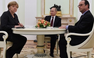 Путин, Олланд, Меркель обсудили ''грубую провокацию Украины''
