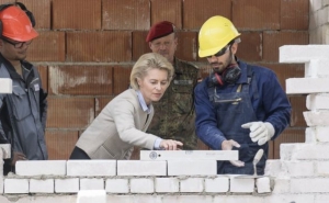 Армия Германии научит сирийских беженцев строительному делу