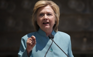 У Клинтон диагностирована пневмония: ее избирательная кампания под вопросом
