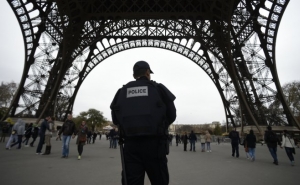 Paris Attacks: France to Extend State of Emergency