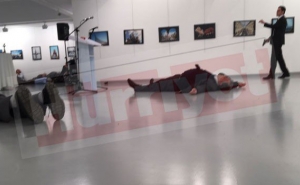 Российский посол в Турции скончался после нападения в Анкаре (видео)
