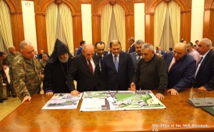 Президент НКР принял делегацию мэрии Еревана