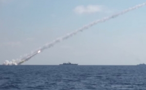 Российский флот нанес массированный ракетный удар по ИГИЛ (видео)