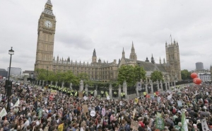 В Лондоне прошел многотысячный антиправительственный митинг