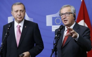 Юнкер ждет от Турции шагов навстречу Европе

