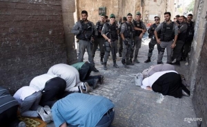 Muslim Worshipers Still Refuse Entering the Temple Mount