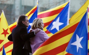 Еврокомиссия поддержала Мадрид в ситуации с референдумом в Каталонии

