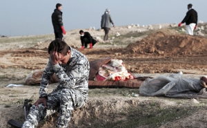 Իրաքում ԻՊ-ի ահաբեկիչների կողմից սպանված զինվորների և ոստիկանների զանգվածային գերեզման է հայտնաբերվել