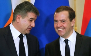 Премьер РА Карен Карапетян провел встречу с Дмитрием Медведевым