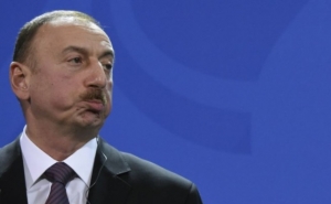 Шармазанов назвал абсурдным заявление Алиева