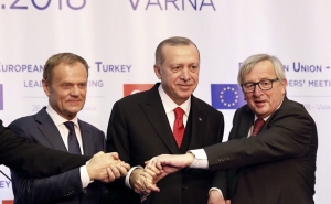 Глава Еврокомиссии: "Я - гарант того, что переговоры о вступлении Турции в ЕС будут продолжены"