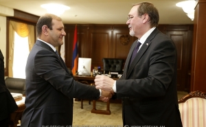 Мэр Еревана встретился с чрезвычайным и полномочным послом РФ в РА
