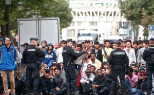 Париж: полиция ликвидировала один из самых больших лагерей мигрантов