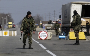 Украина ввела ограничения по пропуску россиян на границе с Крымом
