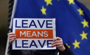 ЕС принял к сведению решение суда по Brexit, но не будет вступать в новые переговоры