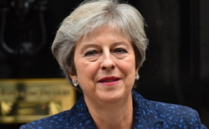 Մեծ Բրիտանիայի կառավարությունը հրաժարվեց քննարկել վարչապետ Մեյին անվստահության քվե հայտնելու հարցը