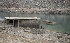 Под водой в Турции обнаружили руины старой деревни