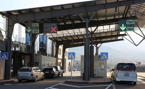 Հունվարի 1-ից առանց մաքսատուրքերի ու հարկերի վճարման ներմուծվող ապրանքների արժեքային չափը կրճատվելու է 3 անգամ, իսկ կշիռը՝ 2 անգամ