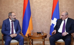 Никол Пашинян встретился в Ереване с Бако Саакяном