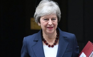 СМИ: четыре британских министра потребовали от Мэй отложить дату Brexit