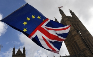 Британский парламент одобрил отсрочку даты Brexit
