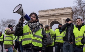 Yellow Vest Protests: Paris Police Sacked, Rally Bans Planned
