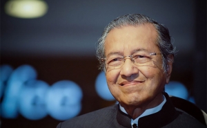 Malaysia's Mahathir Proposes Common East Asia Currency Pegged to Gold