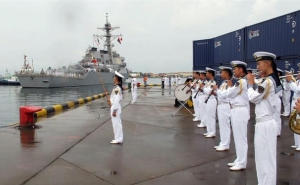 Китай запретил военному кораблю США заходить в порт Циндао