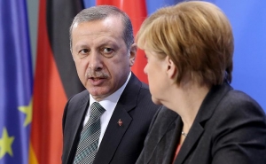 Эрдоган и Меркель обсудили двусторонние отношения и беженцев