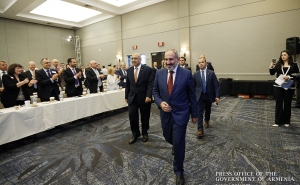 PM Attends Armenia-Los Angeles Business Forum