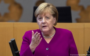 Germany's Merkel Tells Erdogan to Halt Syria Offensive Immediately