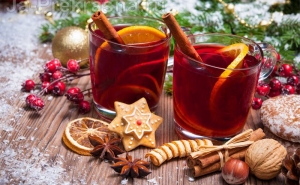 How to Make a Glint-wine? Cheer Up Yourself with This Warm Delicious Beverage

