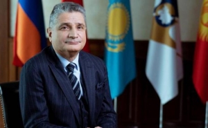 Мишустин вручил главе коллегии ЕЭК медаль Столыпина I степени