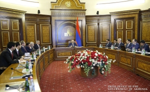Под председательством премьер Армении обсужден законопроект "О безналичных операциях"