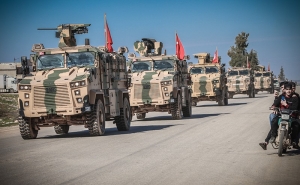Колонна турецкой военной техники вошла на территорию провинции Идлиб
