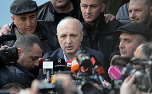 Экс-премьер Грузии вышел из тюрьмы и намерен вернуться в политику