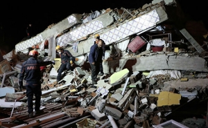 Число жертв землетрясения в Турции достигло десяти