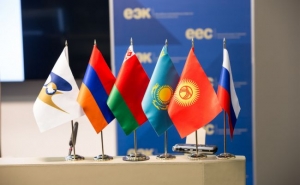 В ЕАЭС призвали сохранить свободу передвижения товаров на фоне COVID-19 (РИА Новости)