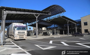 Грузия сняла запрет на въезд малых грузовиков из Армении