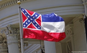 Mississippi Governor Signs Bill Removing state Flag with Confederate Emblem